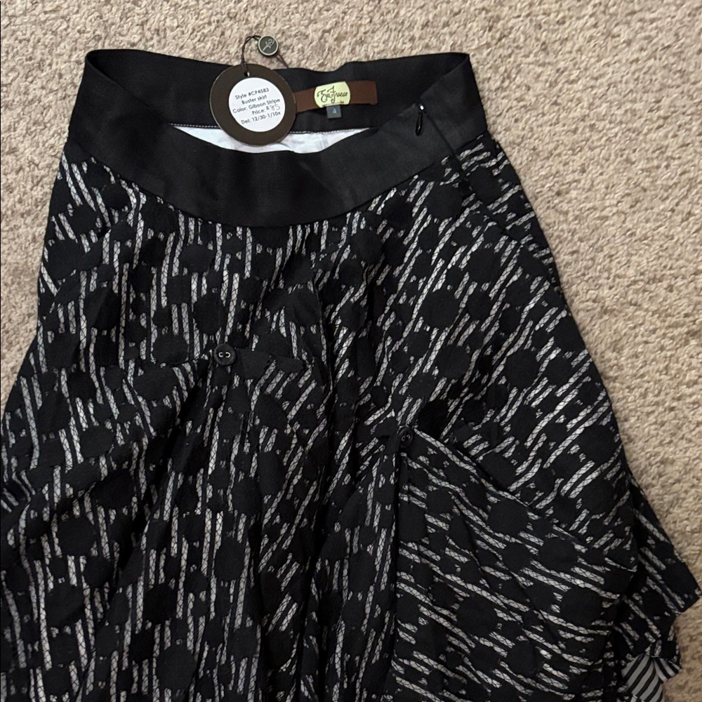 Eva FrancoStylish Black and Gray Patterned Skirt-Butler skirt